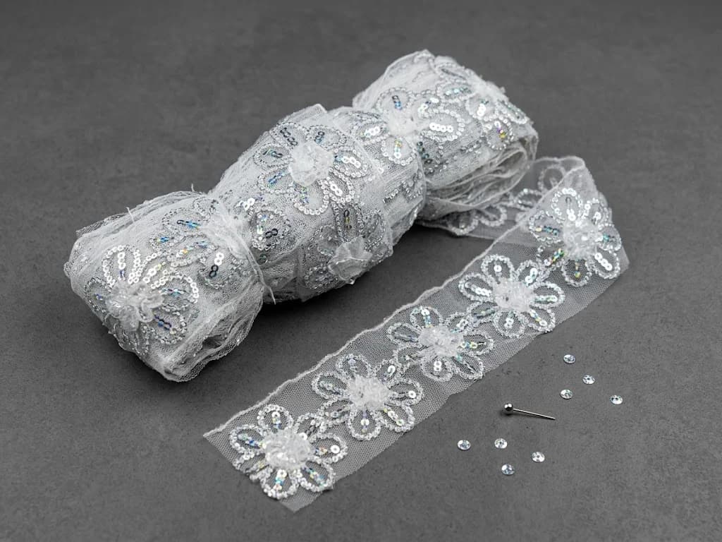 ÇİÇEKLİ GÜMÜŞ HARÇ 25 YARDA 4 CM 