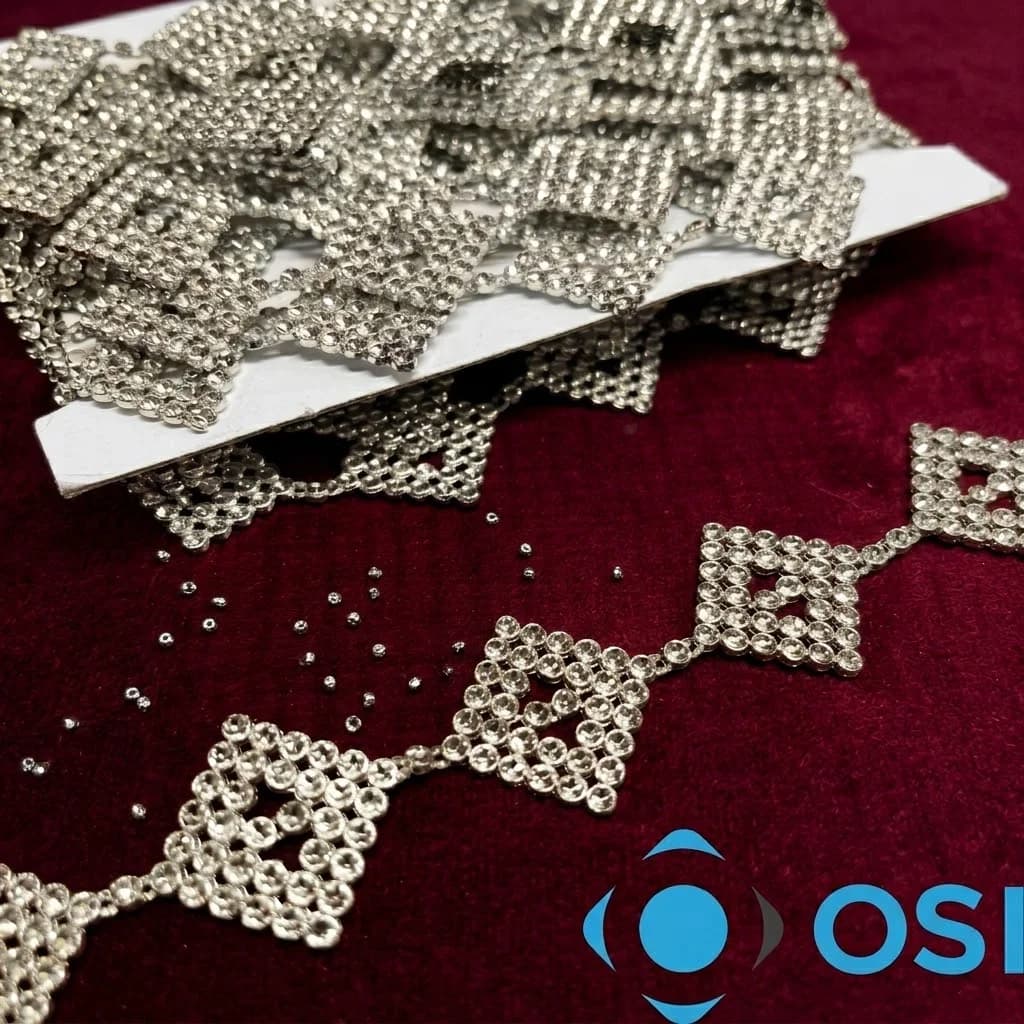 KRİSTAL IŞILTILI GEOMETRİK PLASTİK ŞERİT 10YARDA